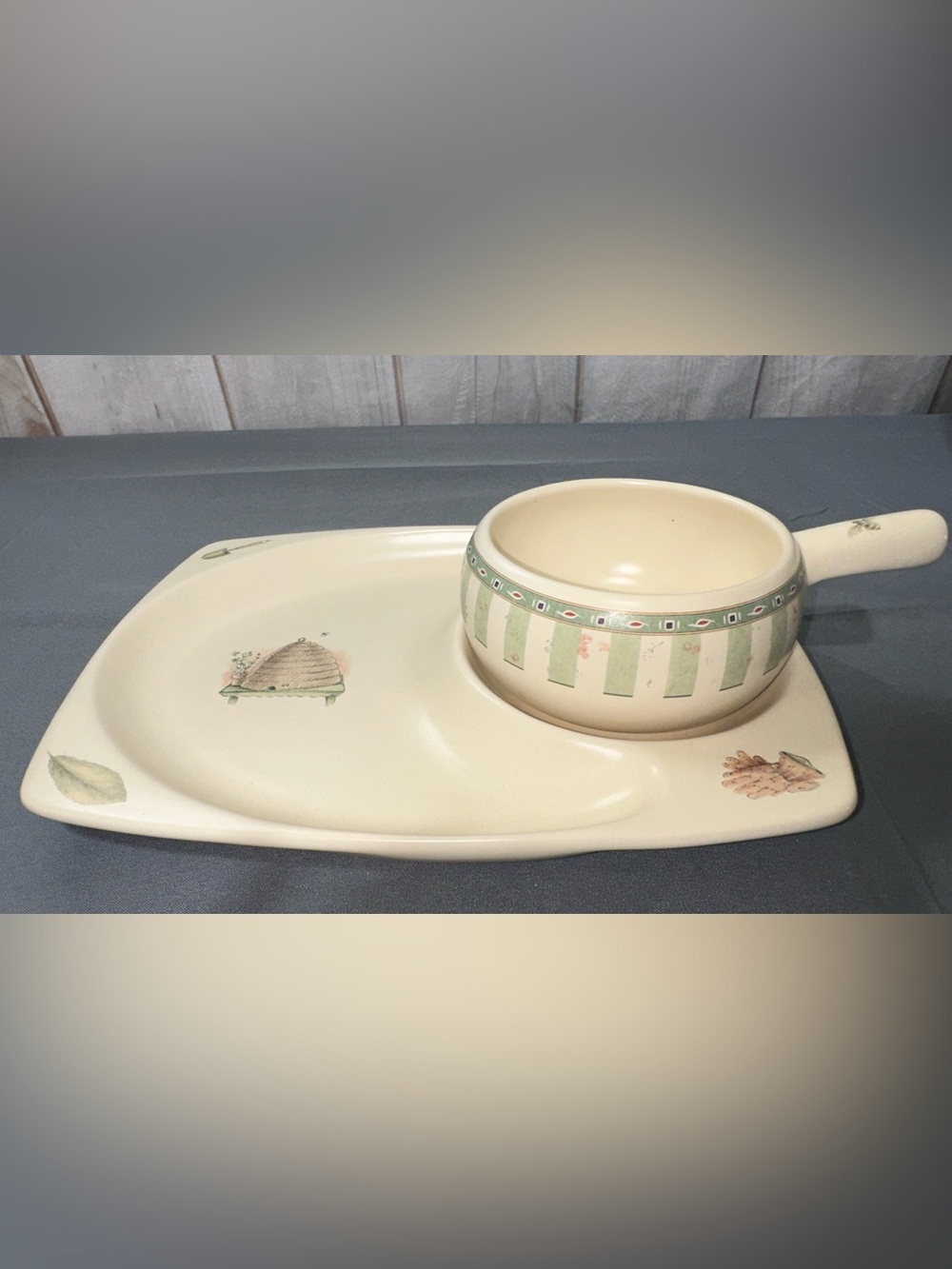 Pfaltzgraff dish and soup crock set